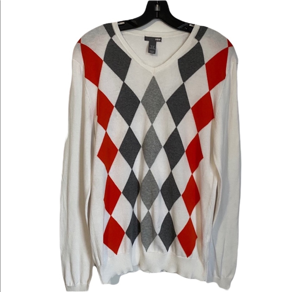 H&M WHITE ARGYLE PATTERNED SWEATER